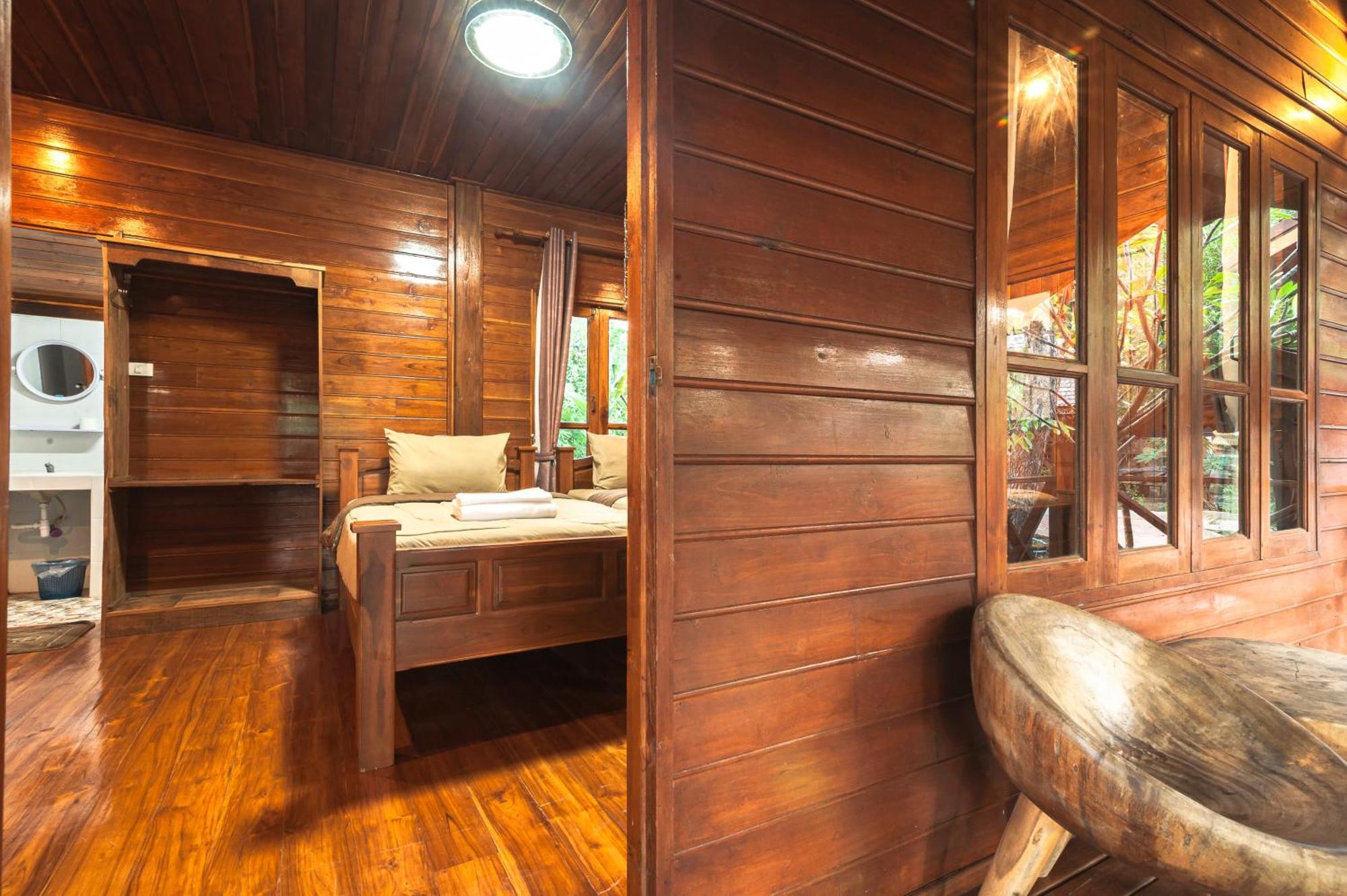 Denchai City Resort เด่นชัยซิตี้ รีสอร์ท Phrae Exteriör bild