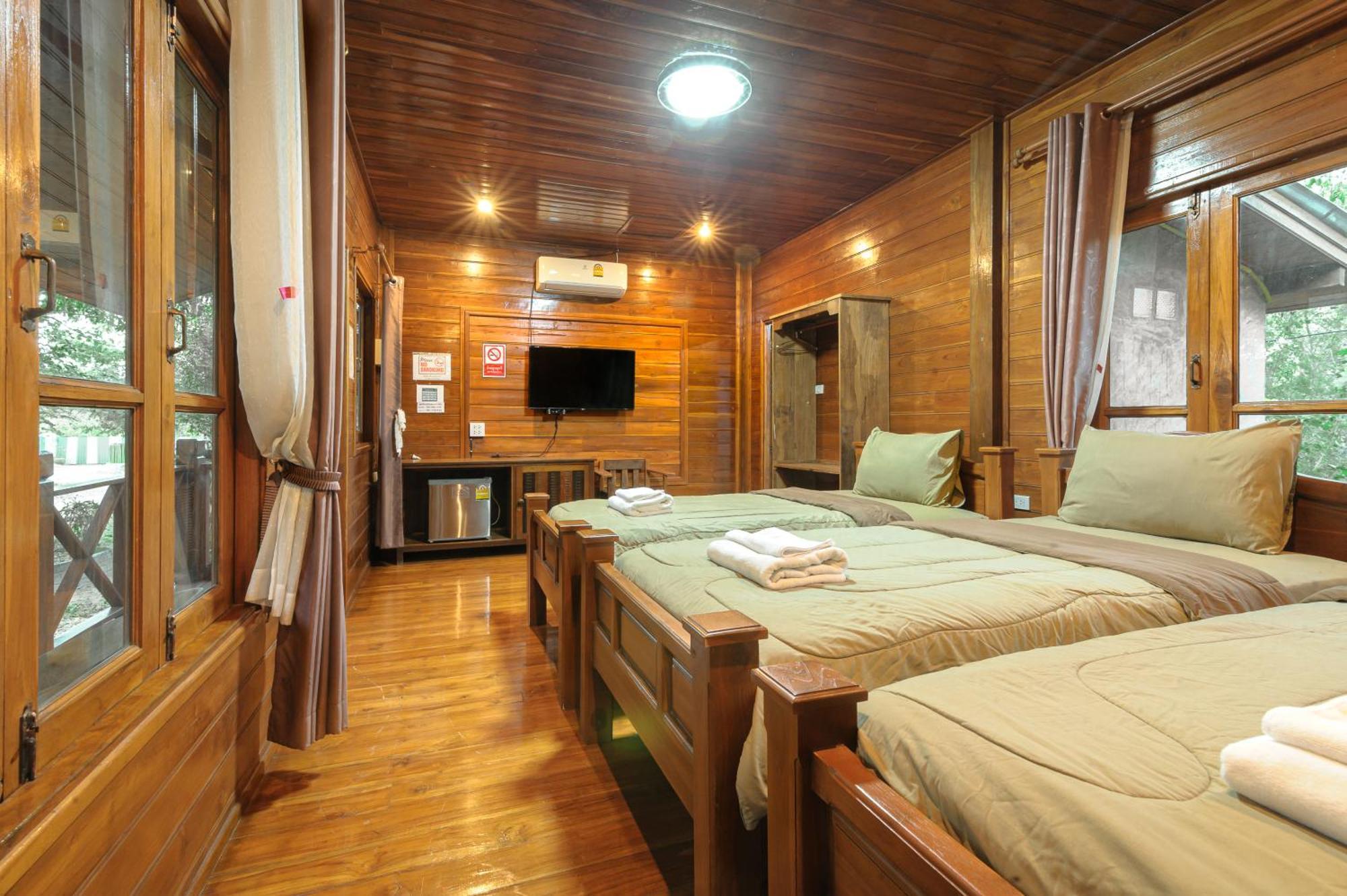Denchai City Resort เด่นชัยซิตี้ รีสอร์ท Phrae Exteriör bild